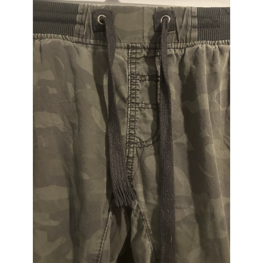SouthPole Shorts Men's‎ Green Camouflage Thrashed Cargo Pockets Small Camo - Picture 5 of 12